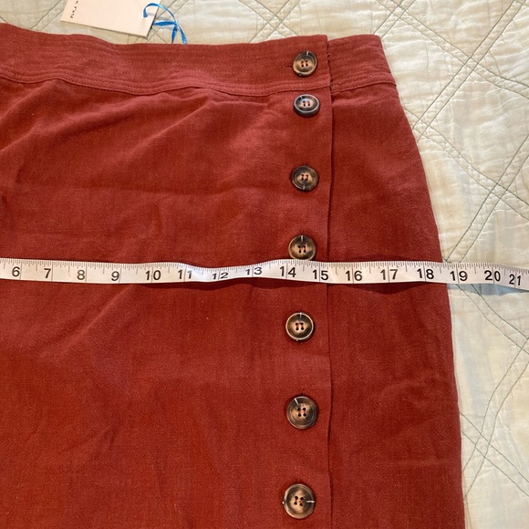 Boutique Button-Down Rust Skirt - Picture 5 of 6